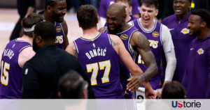 LeBron James and Anthony Davis high-fiving during the Lakers' current winning streak.